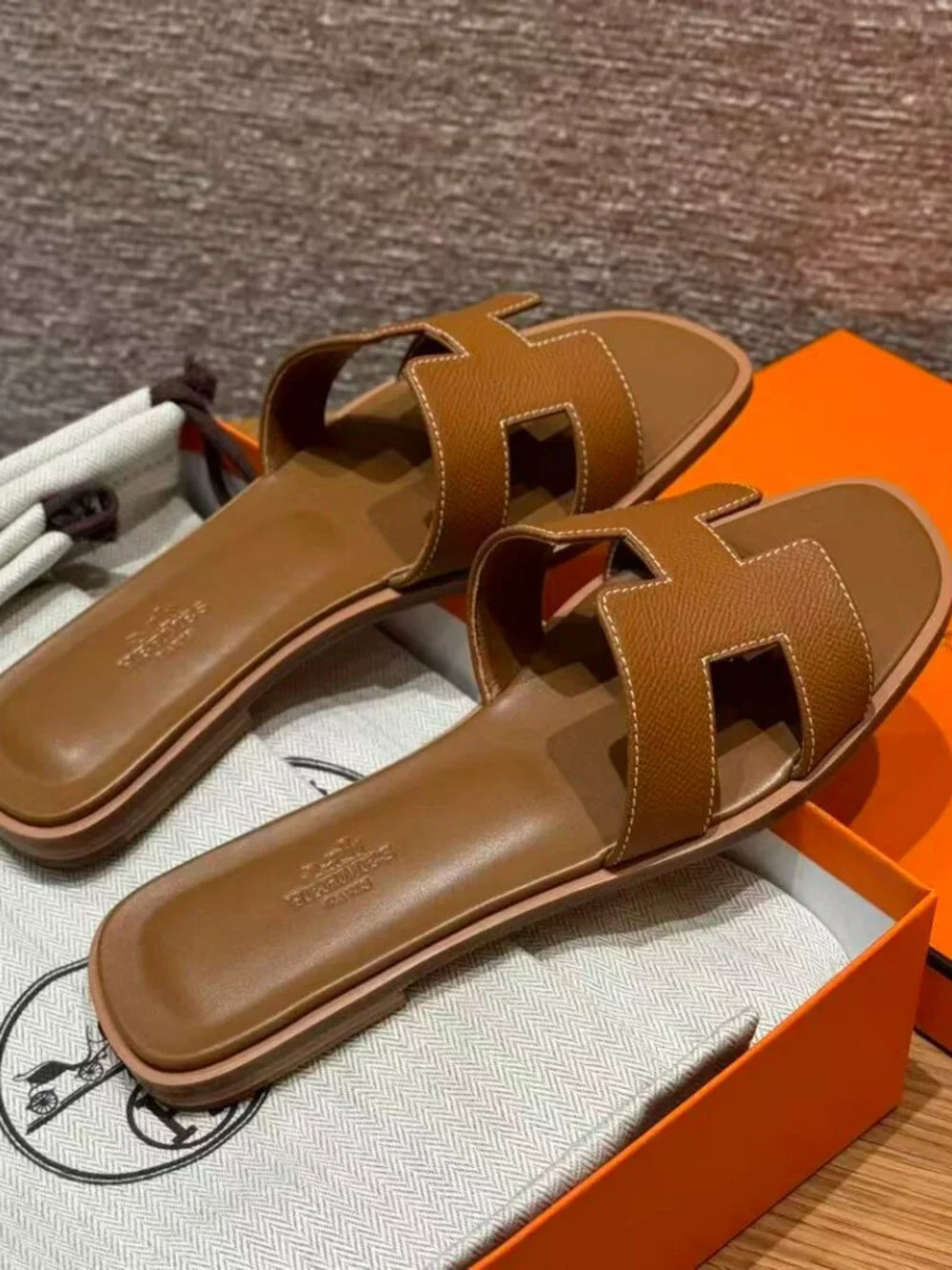 Hermes Iconic Oran Brown Slide Sandals